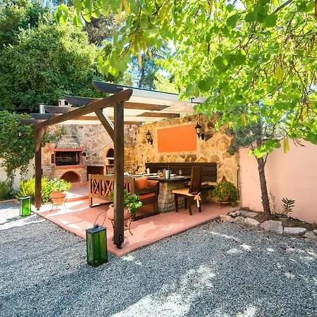 Vila Butterfly Garden