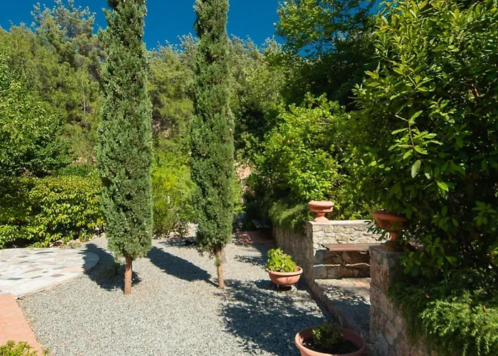 Villa Butterfly Garden Pastida